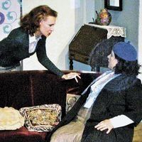 BWW Reviews: FALLEN ANGELS